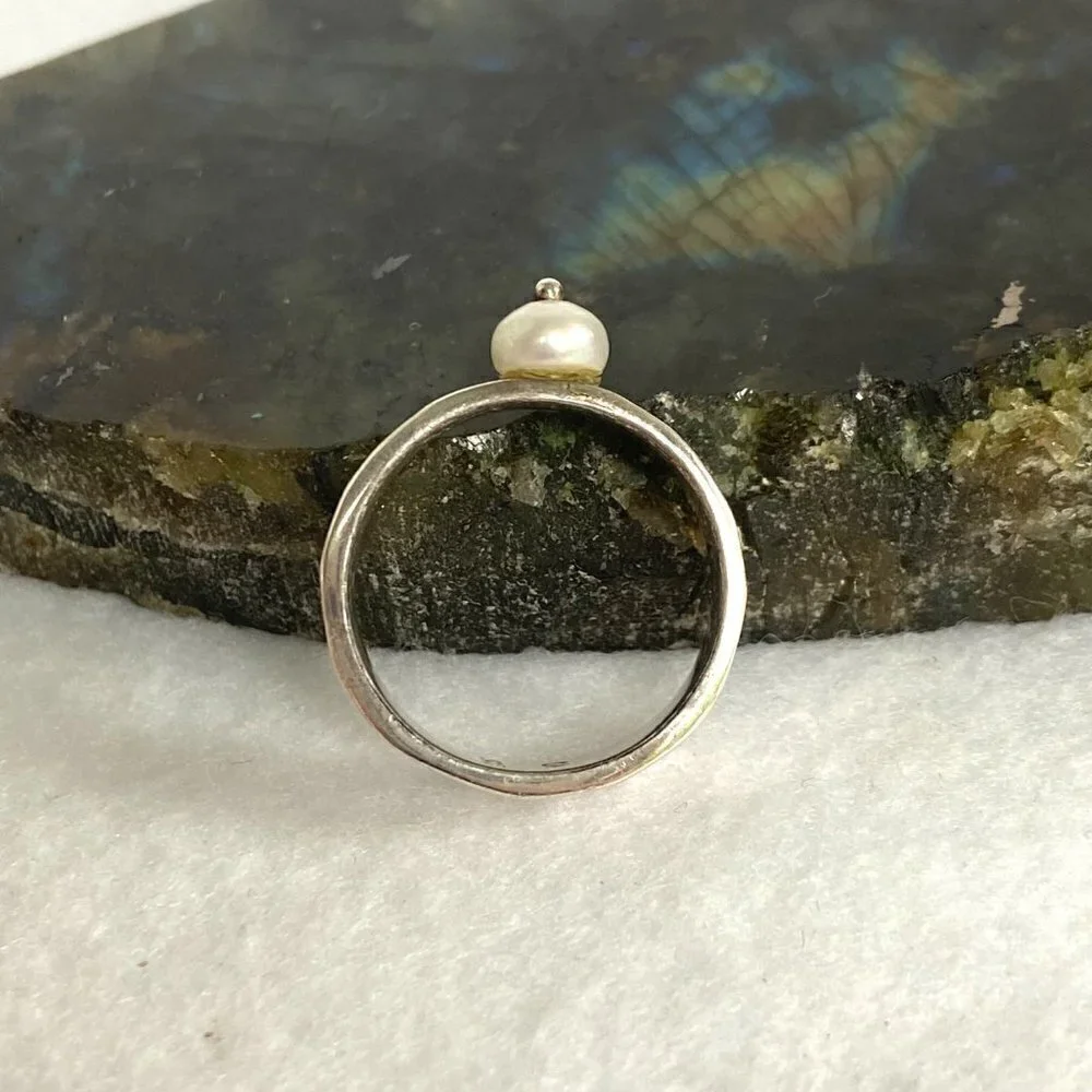 Sterling Silver 925 GA 5MM Hammered Genuine White Pearl Band Ring Sz 6.5